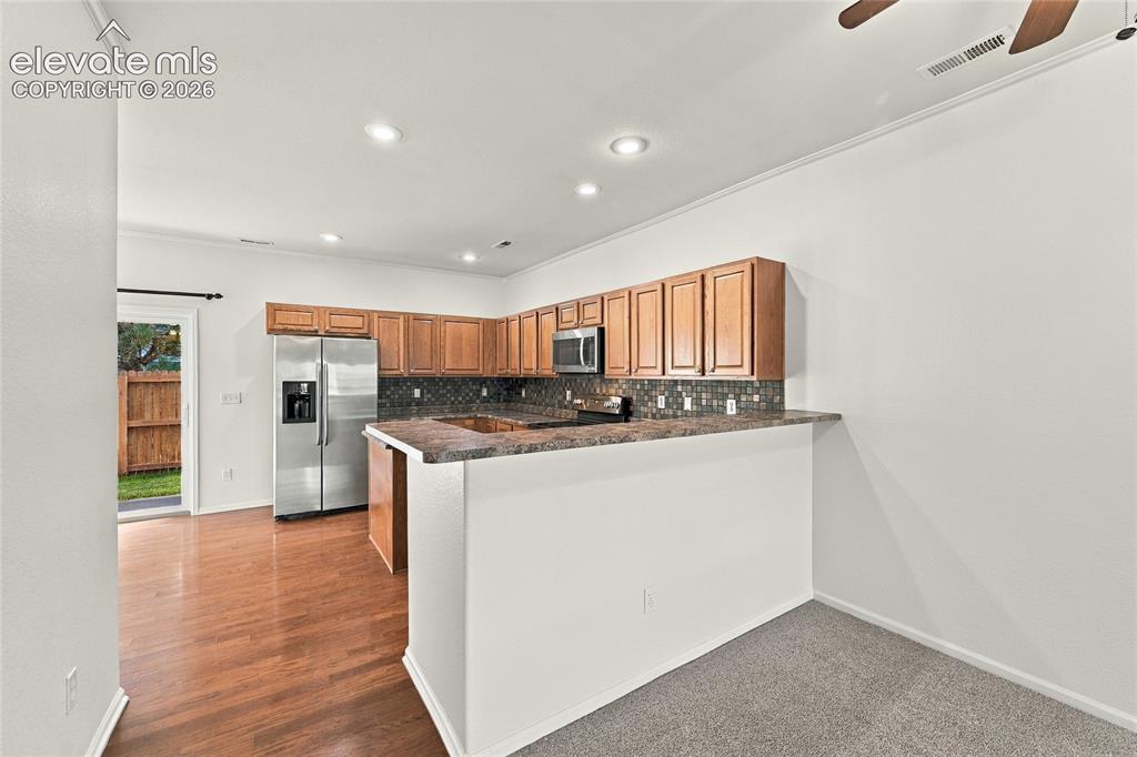 Image 12 of 36: Kitchen
