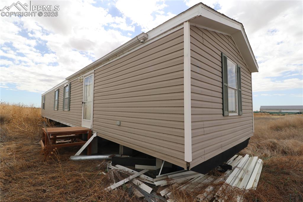 Image 14 of 23: Side of Structure
