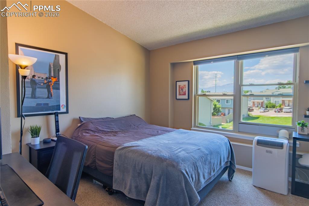 Image 17 of 33: Bedroom