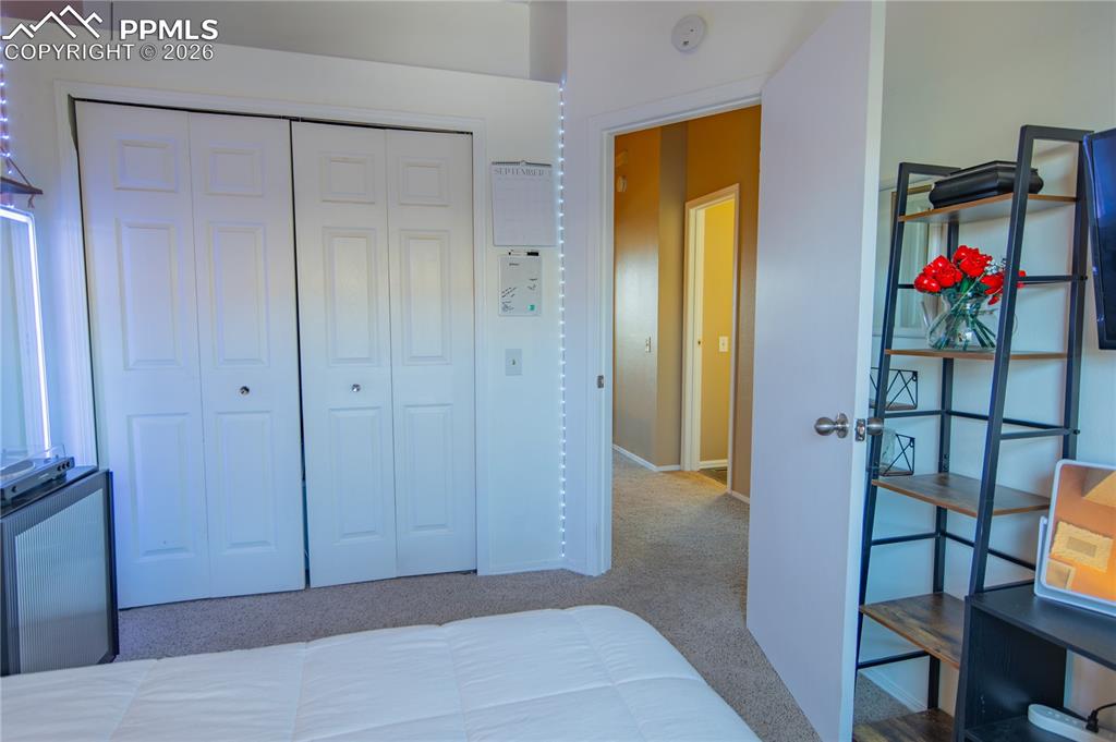 Image 25 of 33: Bedroom