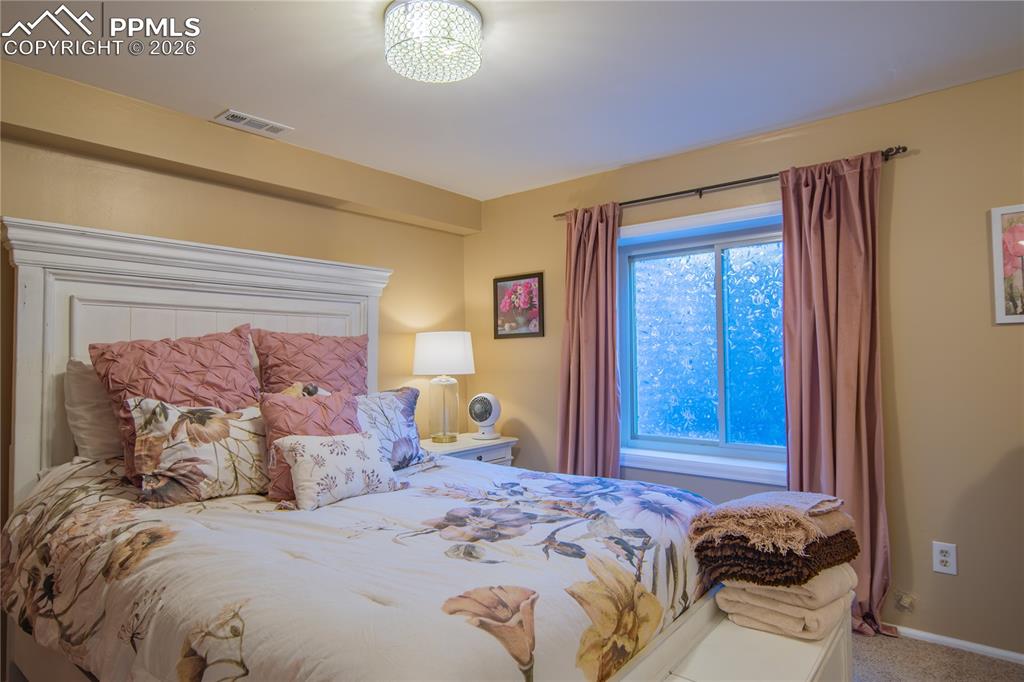 Image 26 of 33: Bedroom