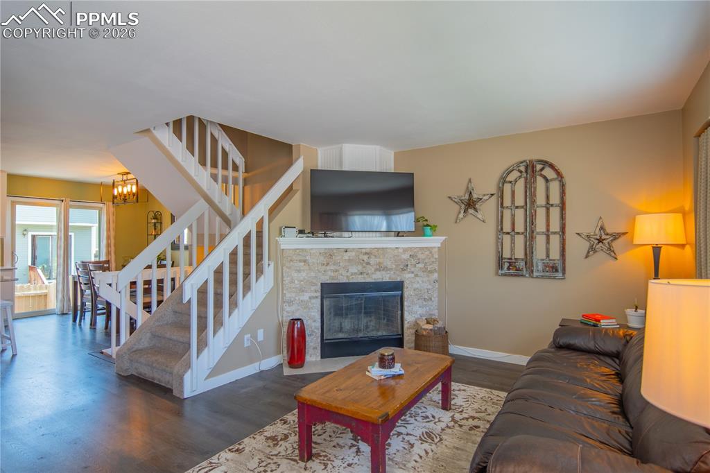 Image 4 of 33: Living Room