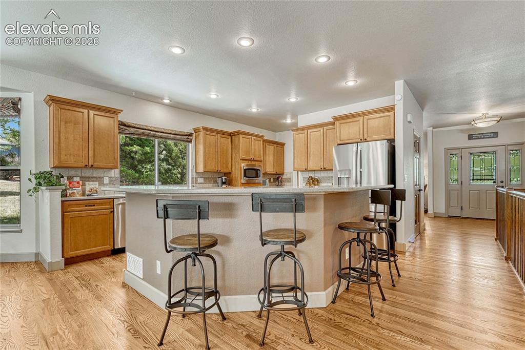 Image 10 of 48: Kitchen