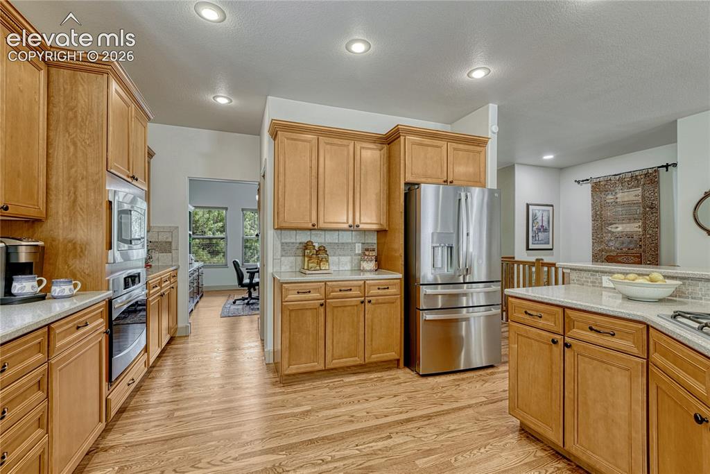 Image 12 of 48: Kitchen