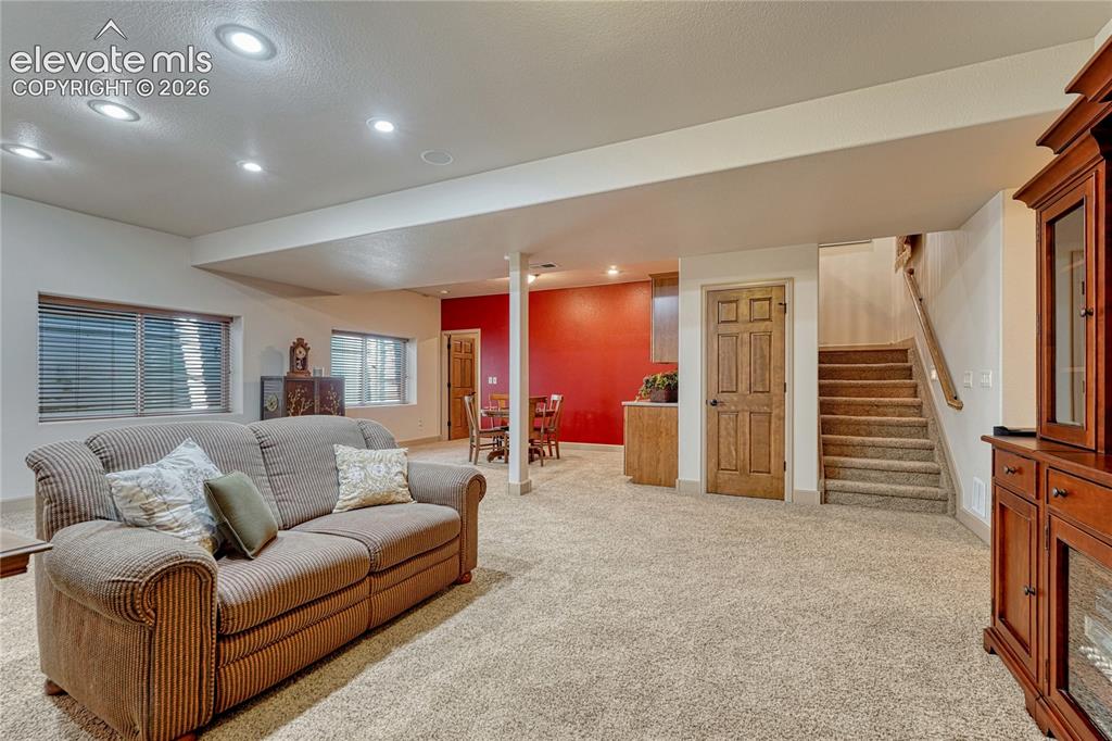 Image 26 of 48: Family Room
