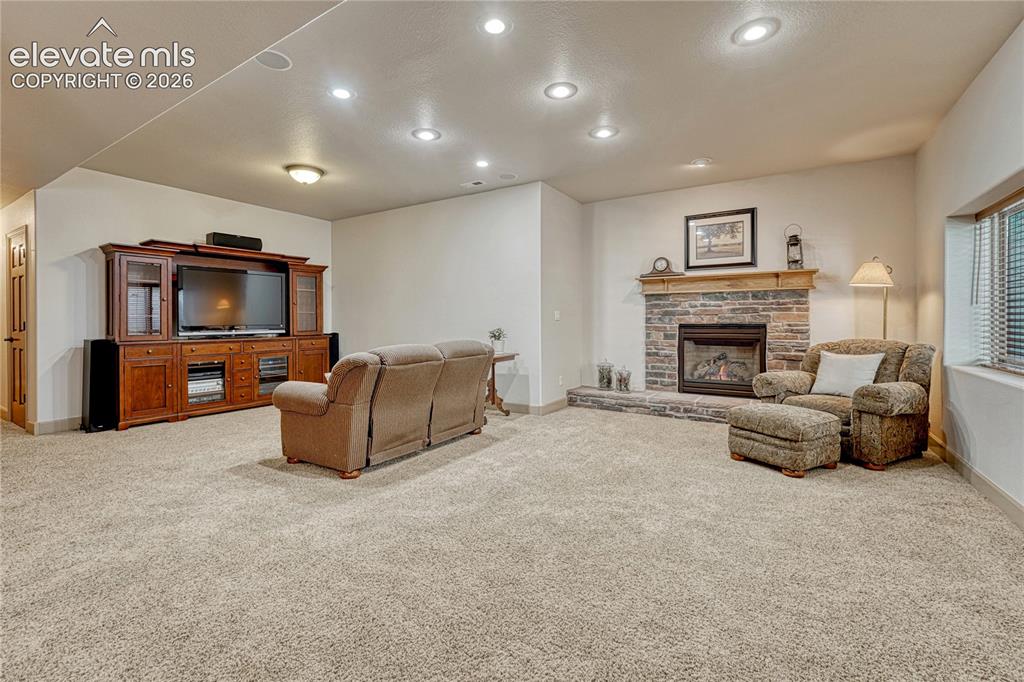 Image 28 of 48: Family Room