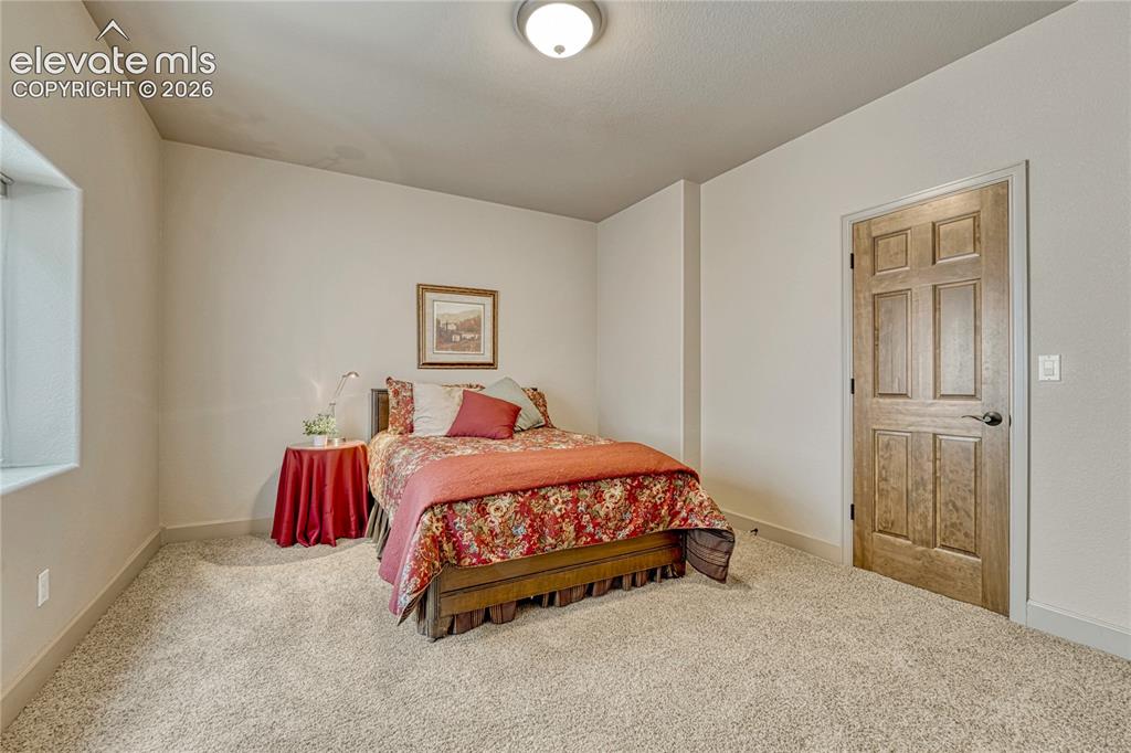 Image 32 of 48: Bedroom