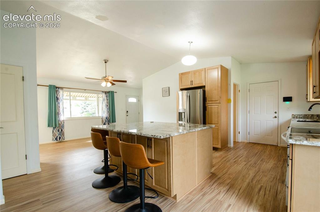 Image 12 of 50: Kitchen