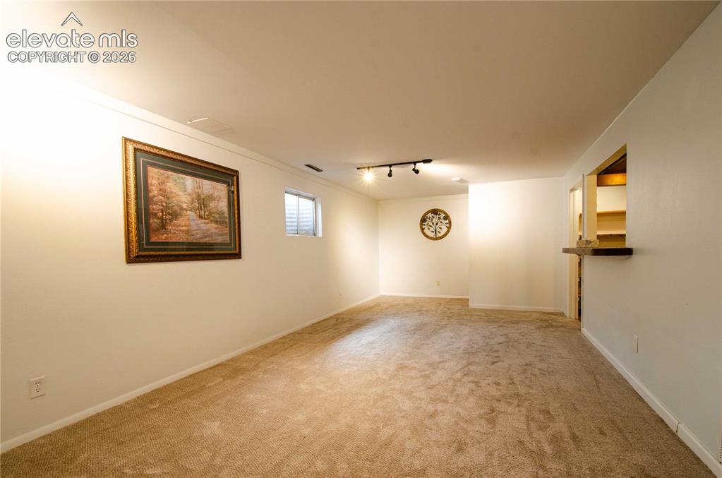 Image 34 of 50: Family Room