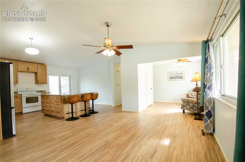 Image 4 of 50: Great Room