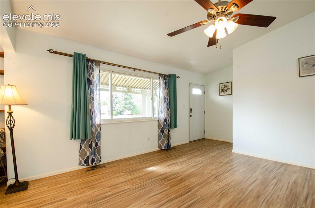 Image 6 of 50: Living Room