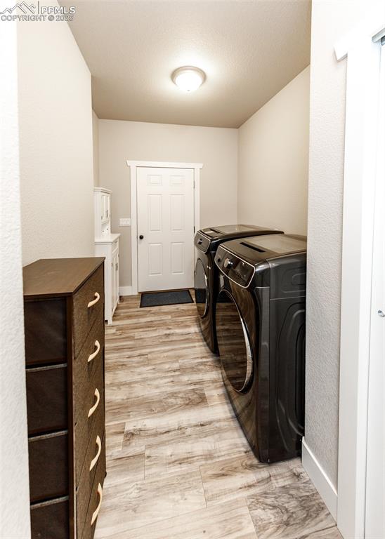 Image 22 of 40: Laundry