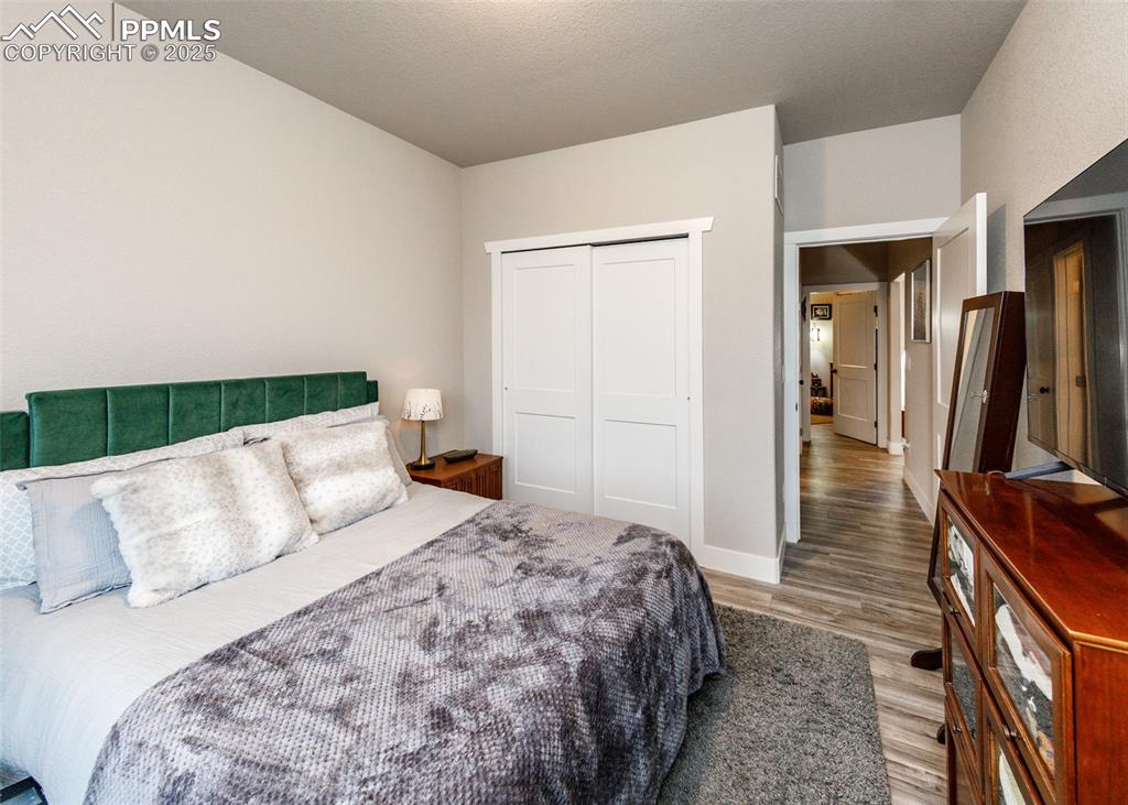 Image 24 of 40: Bedroom