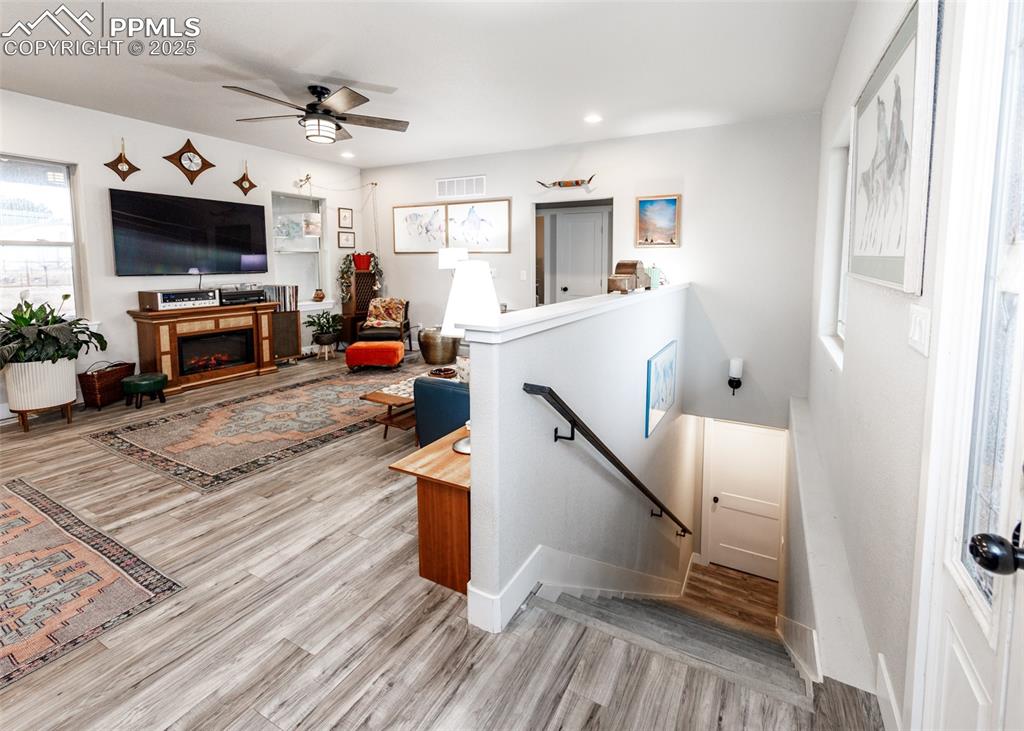 Image 4 of 40: Living Room