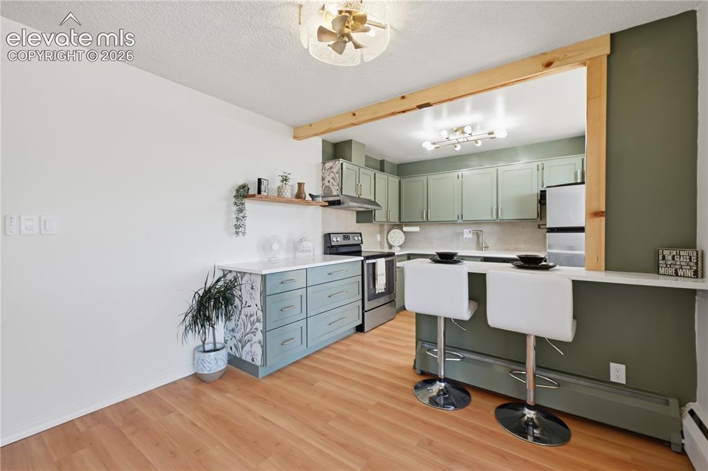 Image 4 of 22: Kitchen