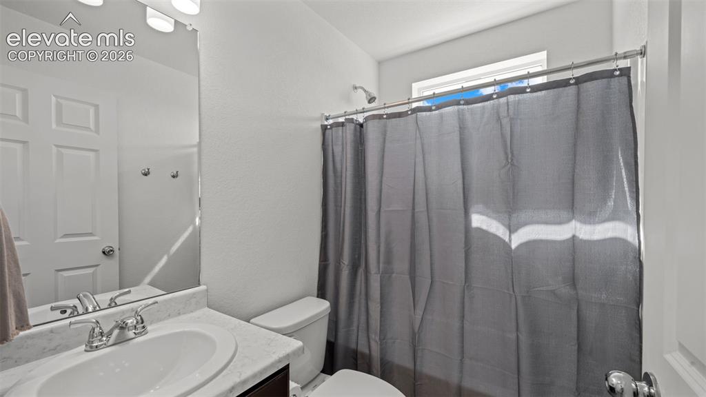 Image 11 of 34: Bathroom