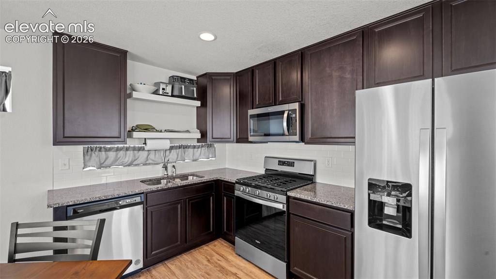Image 6 of 34: Kitchen