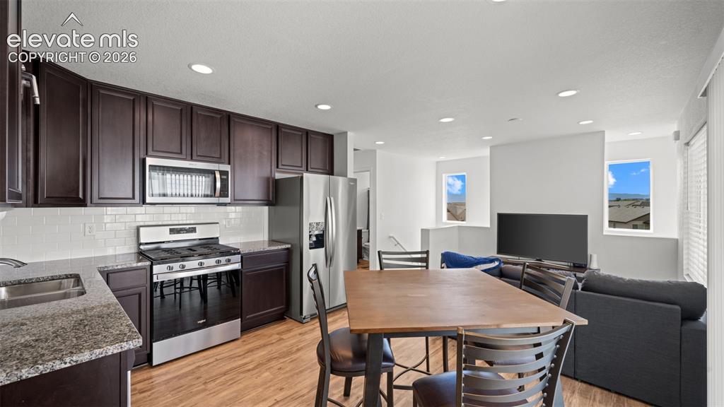 Image 8 of 34: Kitchen