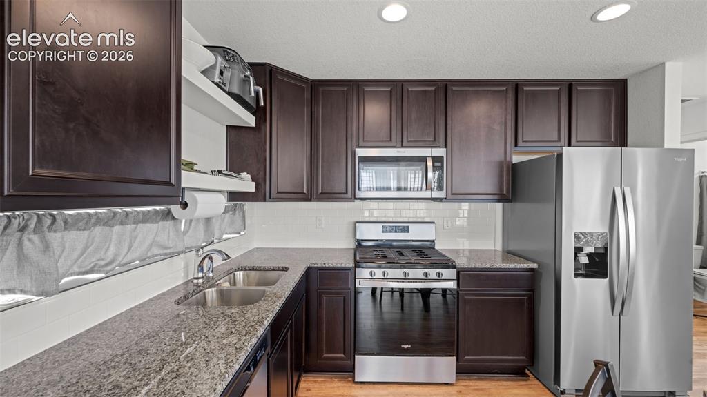 Image 9 of 34: Kitchen