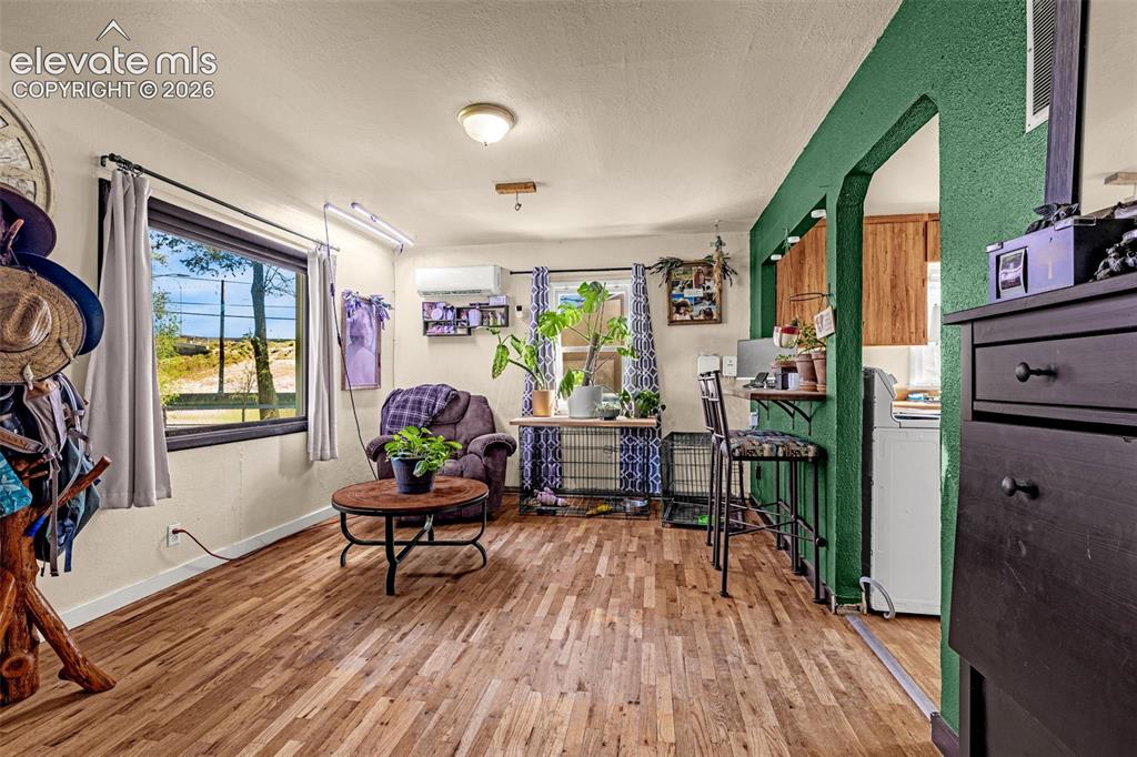 Image 11 of 23: Sitting Room