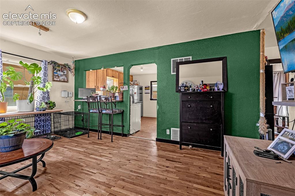 Image 6 of 23: Living Room