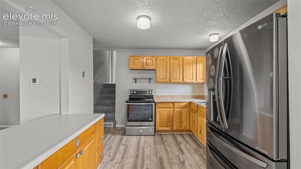 Image 9 of 35: Kitchen