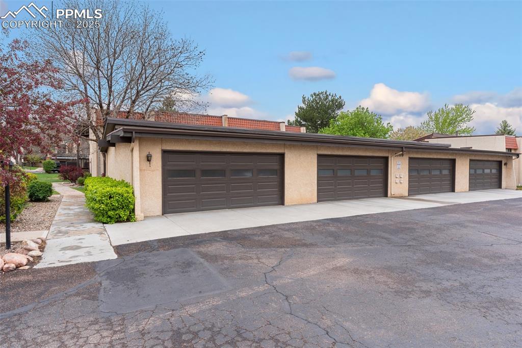 Image 20 of 23: 2 Car oversized garage