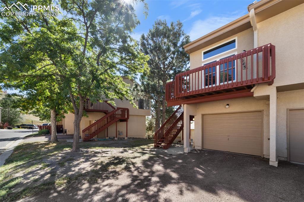 Image 10 of 33: Side of Structure