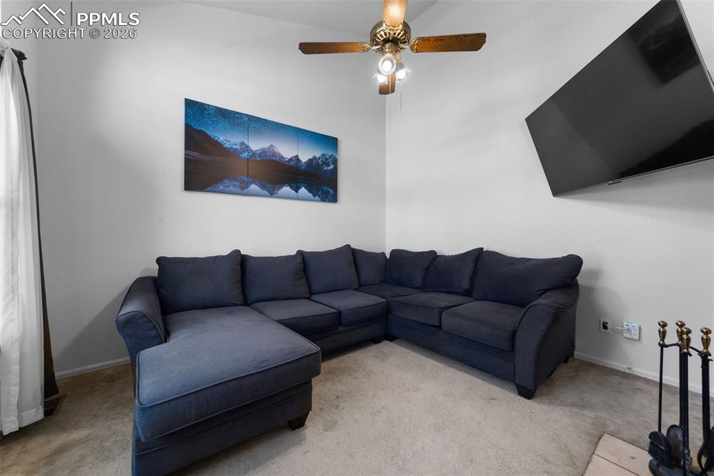 Image 18 of 33: Living Room