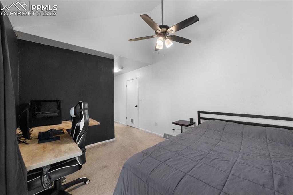 Image 28 of 33: Bedroom