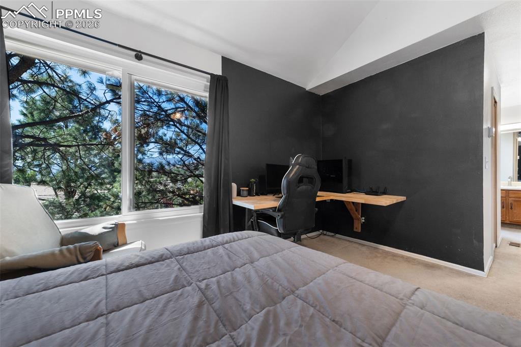 Image 29 of 33: Bedroom