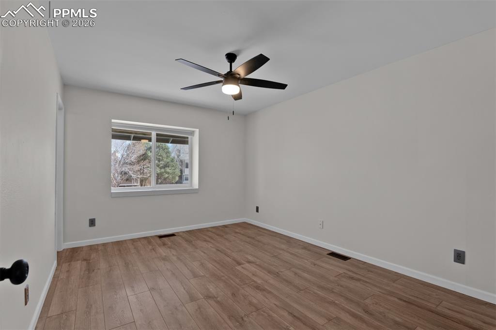 Image 16 of 42: Great size primary suite. 