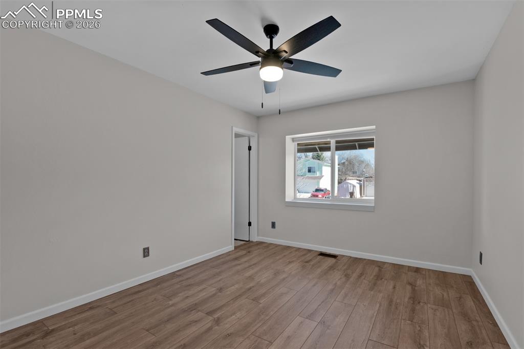 Image 20 of 42: With ensuite bathroom to the left in the photo.