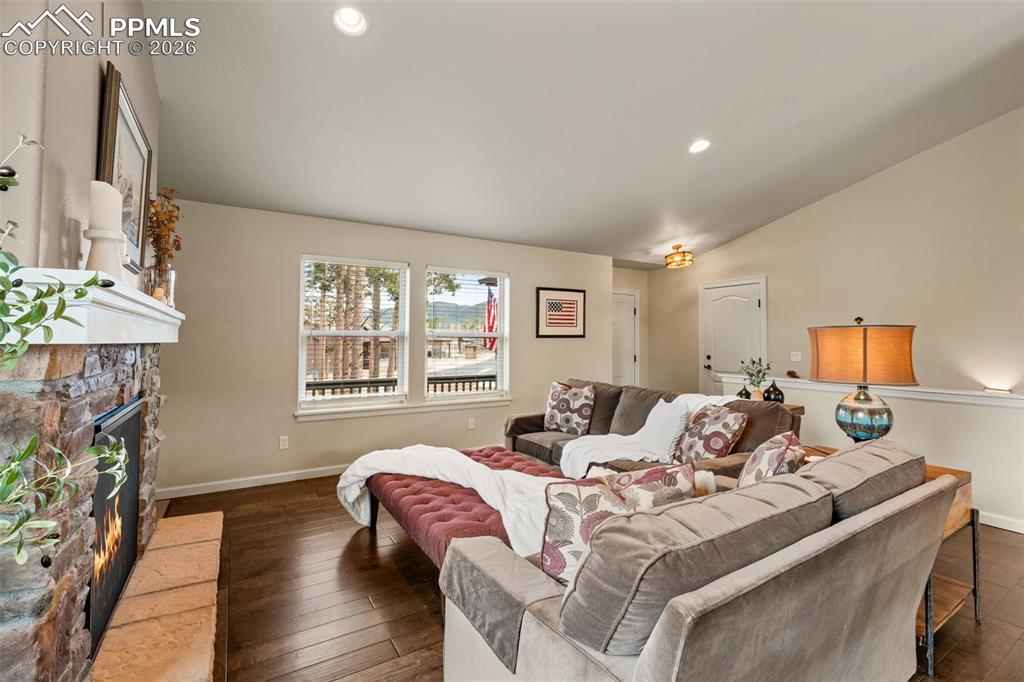 Image 14 of 48: Living Room