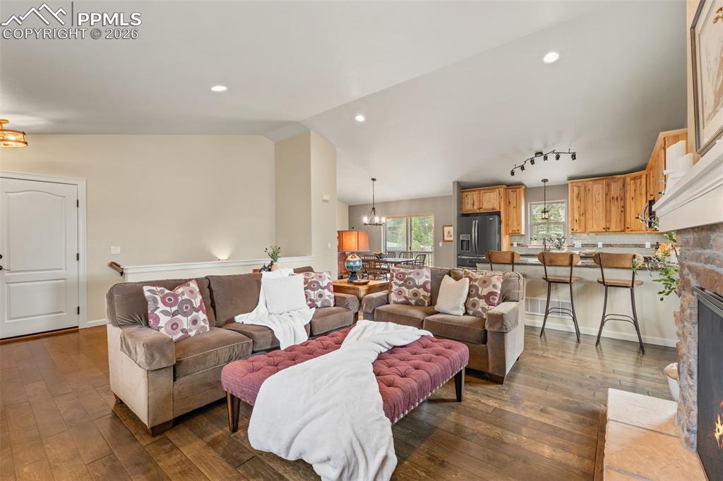 Image 15 of 48: Living Room