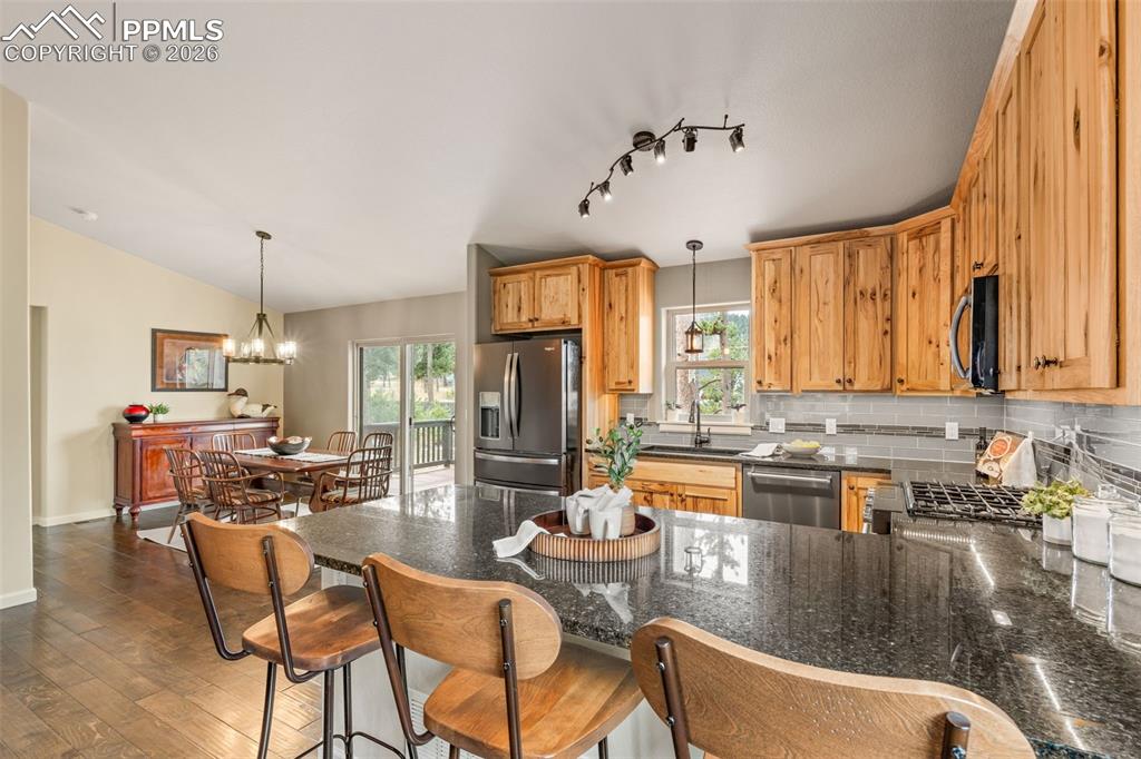 Image 16 of 48: Kitchen