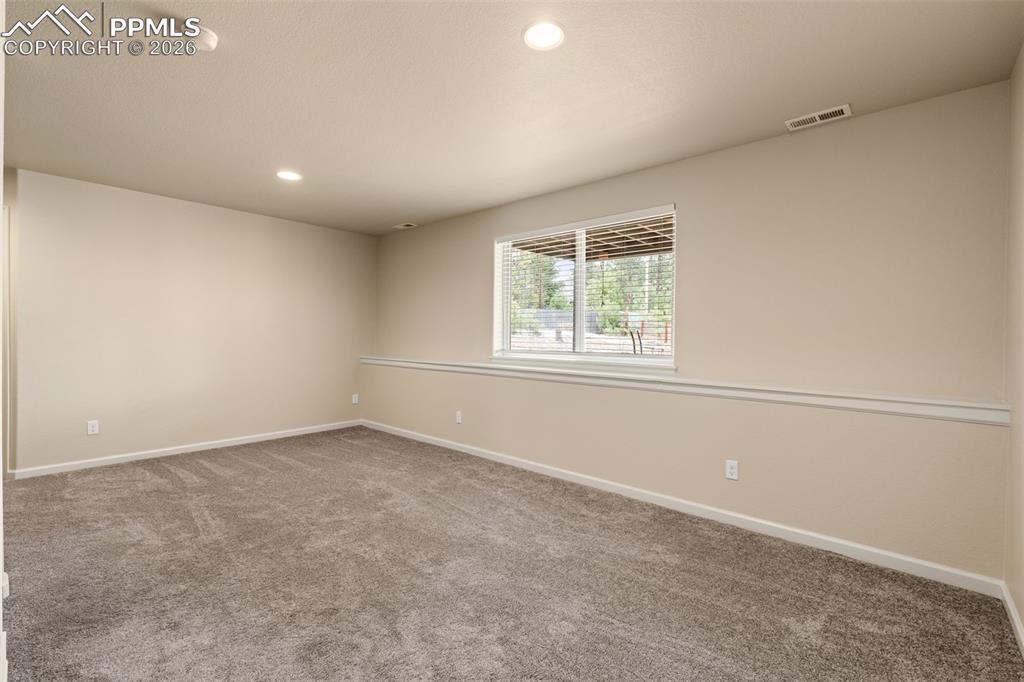 Image 35 of 48: Family Room