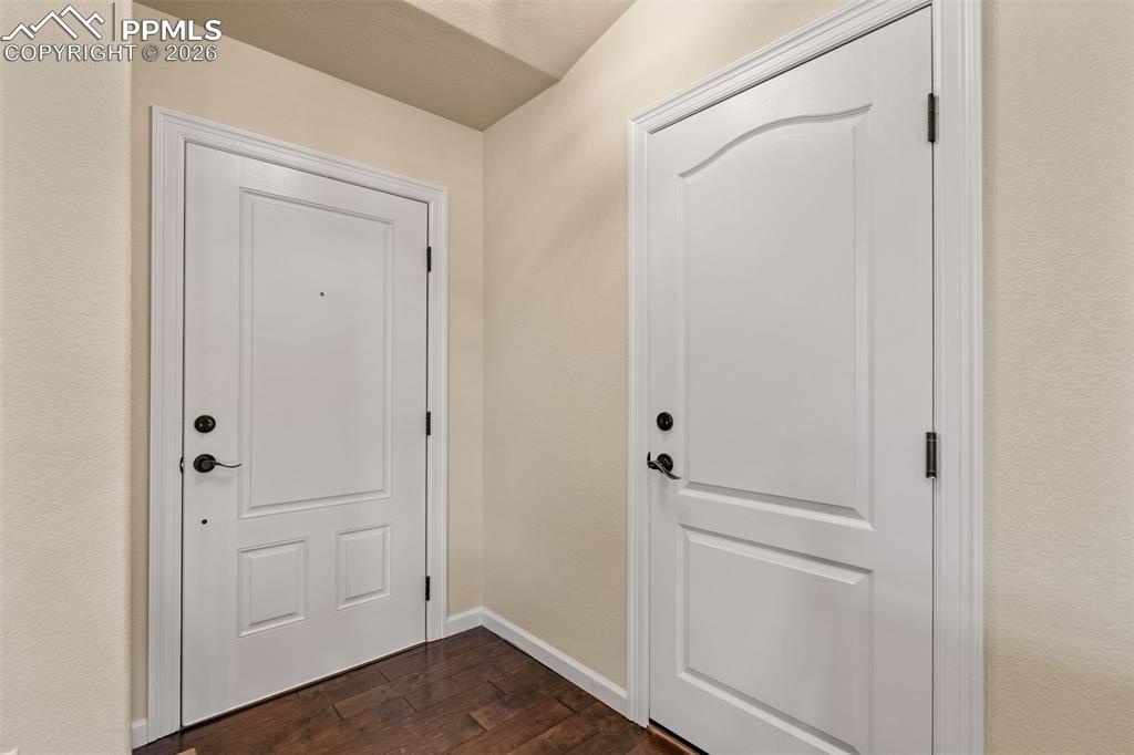 Image 9 of 48: Entry