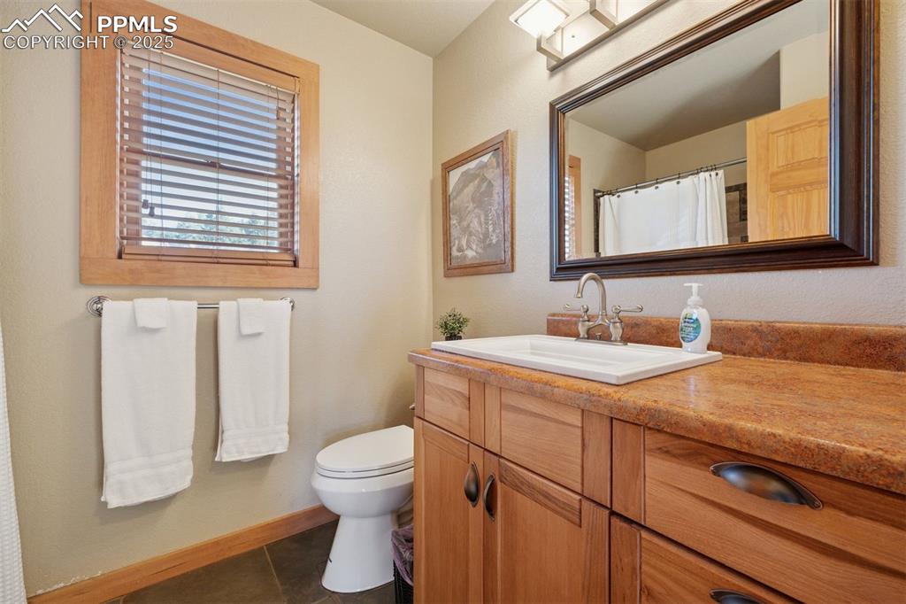 Image 13 of 49: Bathroom