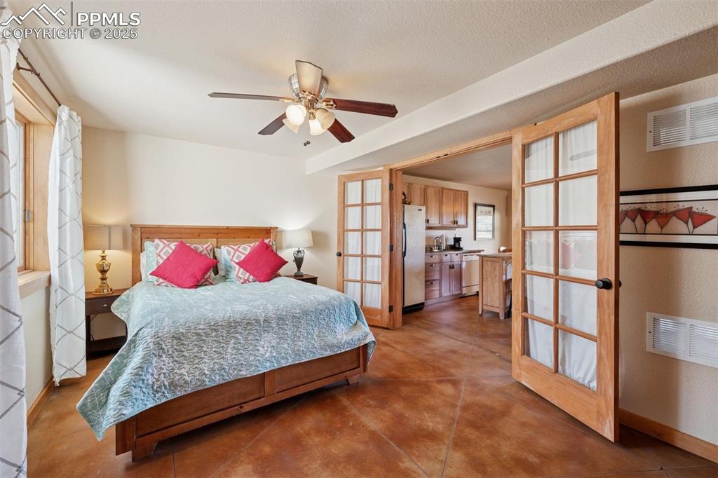 Image 25 of 49: Bedroom