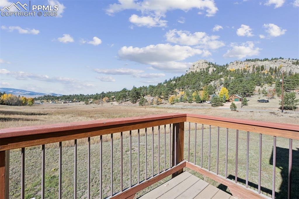 Image 29 of 49: Deck