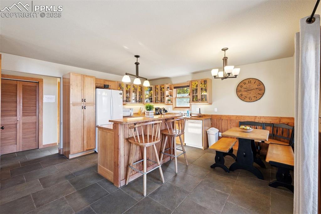 Image 9 of 49: Kitchen