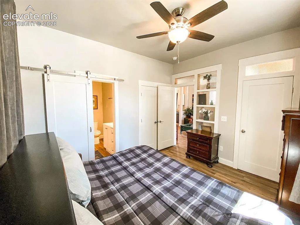 Image 18 of 50: Front Property