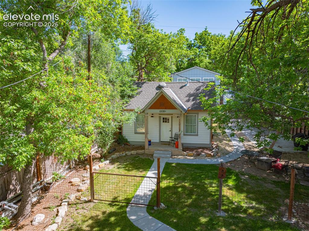 Image 38 of 50: Rear Cottage