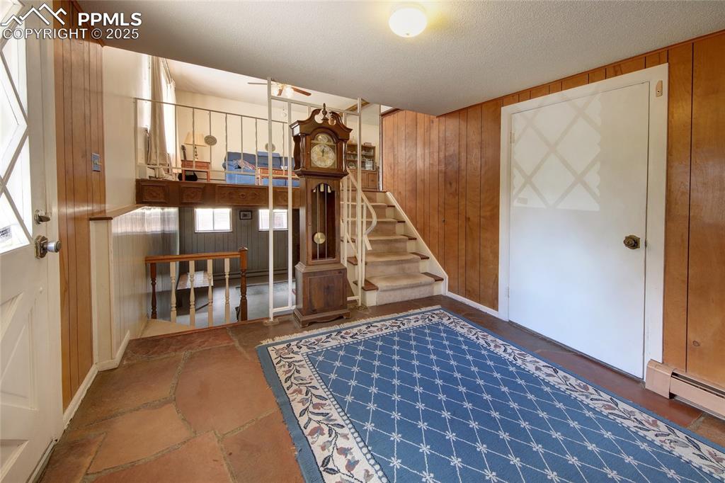 Image 24 of 43: Entry