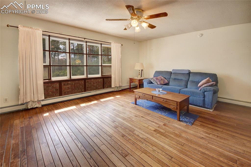 Image 3 of 43: Living Room