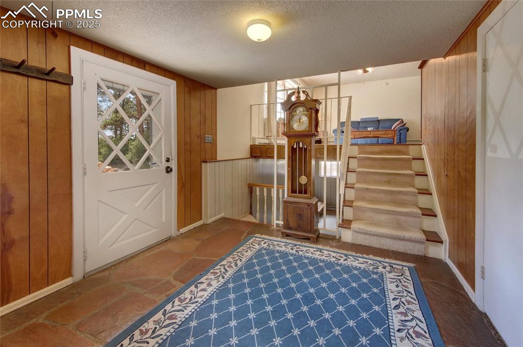 Image 8 of 43: Entry