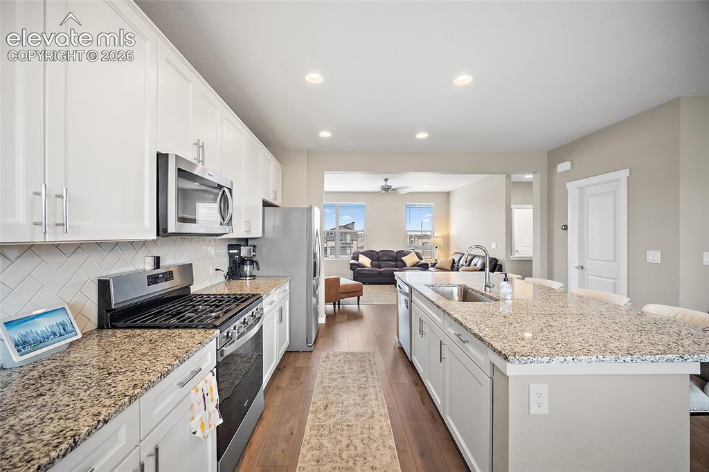 Image 13 of 48: Kitchen