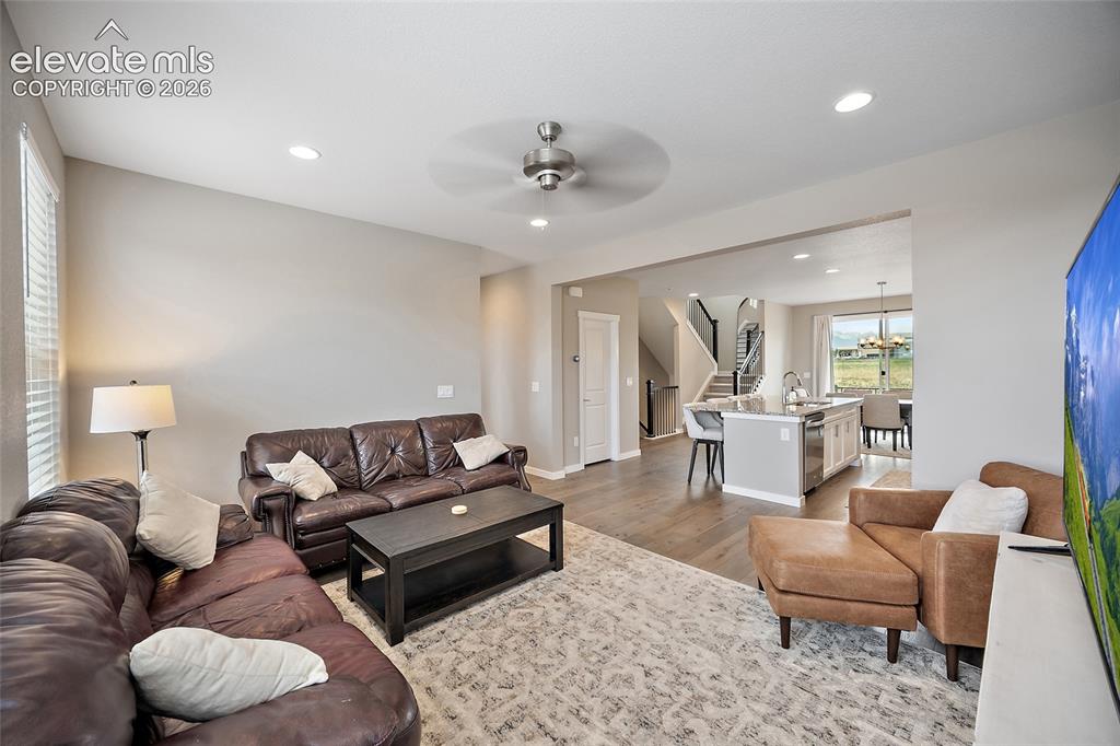 Image 18 of 48: Living Room