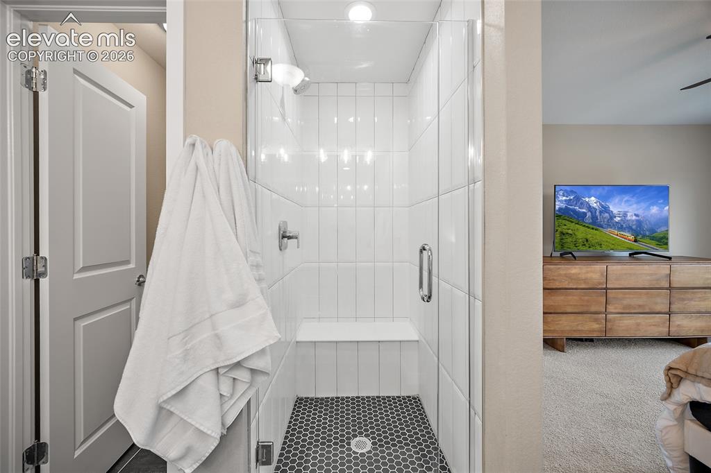 Image 29 of 48: Bathroom